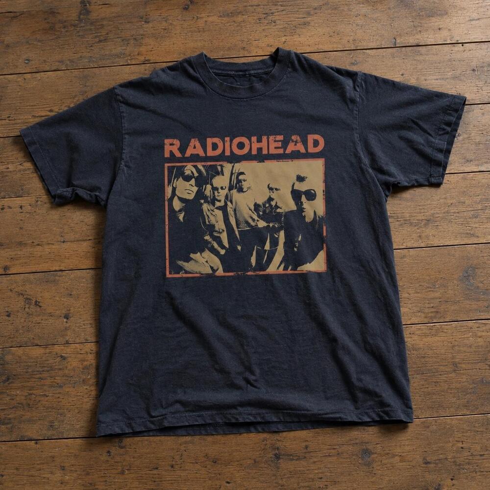 Radiohead Band Members Photo Vintage 90s Graphic T-Shirt